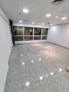 Sala Comercial para venda ou aluguel, 41m² no Green Valley Alphaville, Barueri