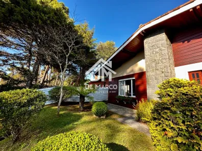 Casa com 3 Quartos à venda, 242m² no Capivari, Campos do Jordão