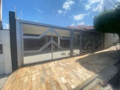 Casa com 3 Quartos à venda, 240m² no Jardim Sasazaki, Marília
