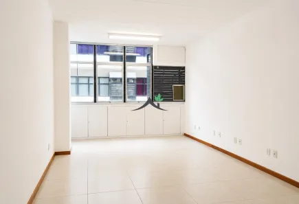 Sala Comercial com 5 Quartos para alugar, 178m² no Itaigara, Salvador