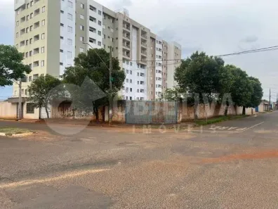 Lote/Terreno à venda, 600m² no Segismundo Pereira, Uberlândia