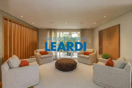 Casa de Condomínio com 4 Quartos à venda, 1100m² no Jardim Viana, São Paulo