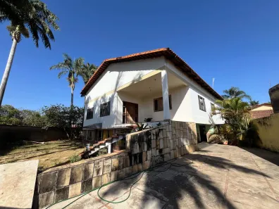 Sobrado com 6 Quartos à venda, 700m² no Setor Jaó, Goiânia