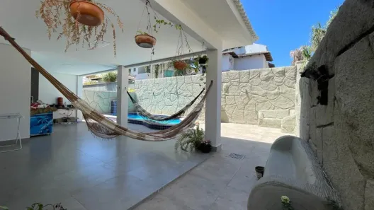 Casa com 5 Quartos à venda, 282m² no Jardins Madri, Goiânia