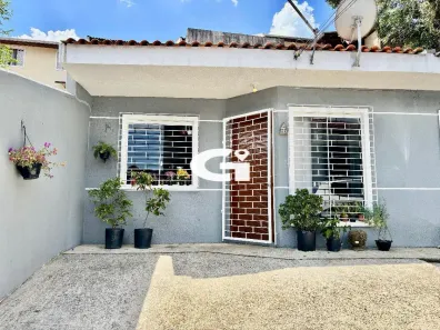 Casa com 2 Quartos à venda, 71m² no Santa Cândida, Curitiba
