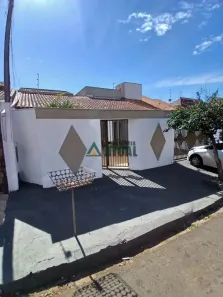 Casa com 4 Quartos para alugar, 250m² no Universitário, Londrina