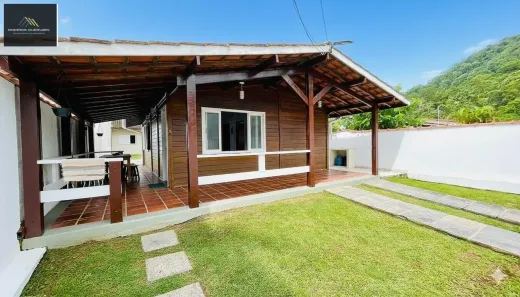 Casa com 3 Quartos para alugar, 108m² no Toninhas, Ubatuba
