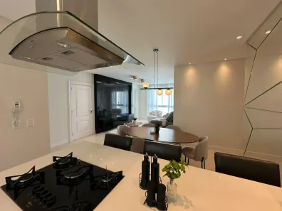 Apartamento com 3 Quartos para alugar, 128m² no Centro, Balneário Camboriú