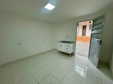 Casa com 1 Quarto para alugar, 40m² no Jardim D'Abril, Osasco