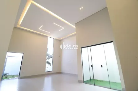 Casa com 3 Quartos à venda, 160m² no Novo Mundo, Uberlândia