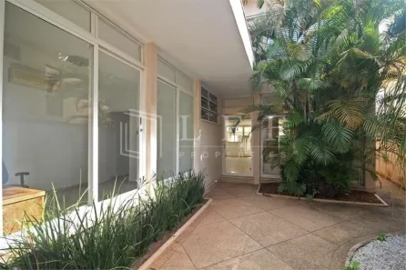 Casa com 3 Quartos à venda, 300m² no Pacaembu, São Paulo