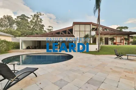 Casa de Condomínio com 5 Quartos para alugar, 3300m² no Residencial Tamboré, Barueri