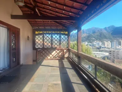Casa com 5 Quartos à venda, 669m² no Várzea, Teresópolis