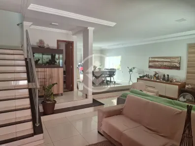 Sobrado com 3 Quartos à venda, 131m² no Presidente Roosevelt, Uberlândia