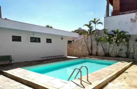 Casa com 4 Quartos para alugar, 700m² no Vila Nova Cidade Universitária, Bauru