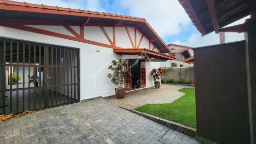 Casa com 2 Quartos à venda, 173m² no Balneário Stella Maris, Peruíbe