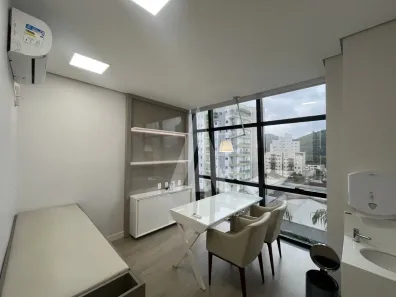 Sala Comercial para alugar, 30m² no Centro, Joinville