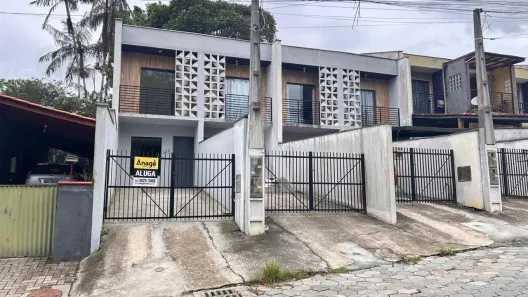 Casa com 2 Quartos para alugar, 69m² no Itinga, Araquari