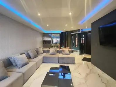 Sobrado com 4 Quartos à venda, 383m² no Vila Carolina, São Paulo