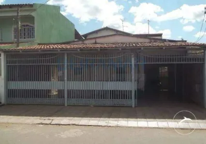 Casa com 3 Quartos à venda, 250m² no Taguatinga Norte, Brasília