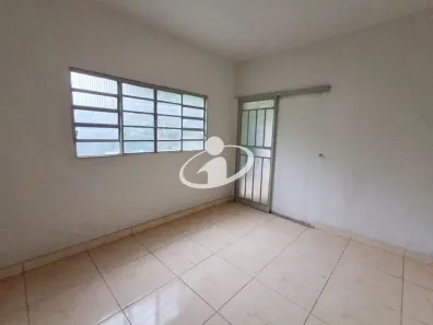 Casa com 2 Quartos para alugar, 98m² no Umuarama, Uberlândia
