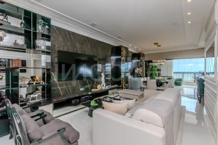 Apartamento com 4 Quartos à venda, 220m² no Meia Praia, Itapema