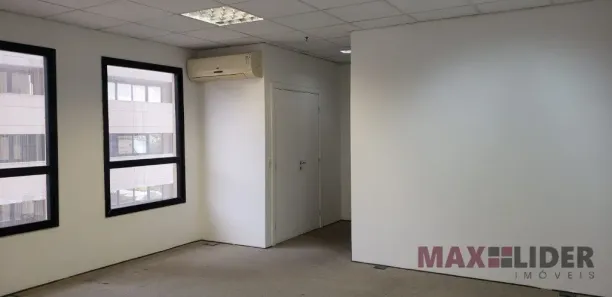 Sala Comercial para venda ou aluguel, 46m² no Alphaville Industrial, Barueri