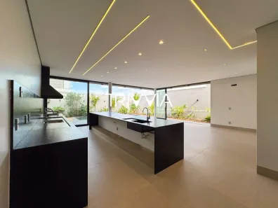 Casa de Condomínio com 4 Quartos à venda, 302m² no Granja Marileusa, Uberlândia