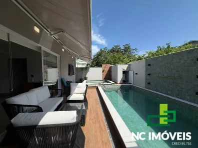 Casa de Condomínio com 4 Quartos à venda, 200m² no Balneário Copacabana, Caraguatatuba
