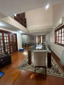 Casa com 5 Quartos à venda, 202m² no Piratininga, Niterói