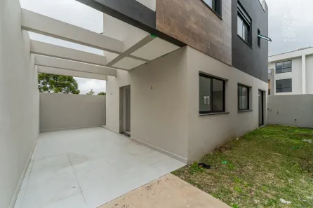 Sobrado com 3 Quartos à venda, 109m² no Uberaba, Curitiba