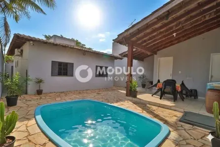 Casa com 3 Quartos para alugar, 150m² no Vigilato Pereira, Uberlândia