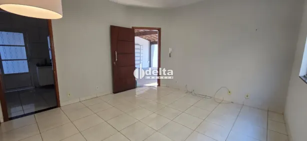 Casa com 3 Quartos à venda, 100m² no Jardim das Palmeiras, Uberlândia