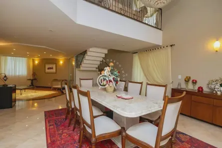 Sobrado com 4 Quartos à venda, 580m² no Boa Vista, Curitiba