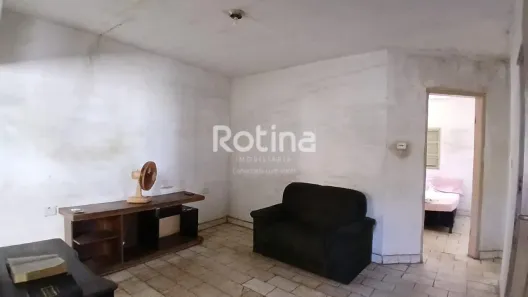 Casa com 2 Quartos à venda, 100m² no Jardim Patrícia, Uberlândia