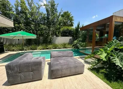 Casa de Condomínio com 5 Quartos para alugar, 370m² no Residencial Alphaville Flamboyant, Goiânia