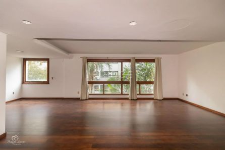 Apartamento com 3 Quartos para venda ou aluguel, 151m² no Mont Serrat, Porto Alegre