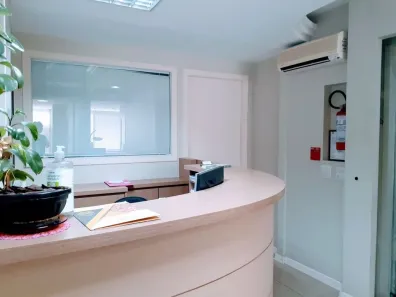 Sala Comercial à venda, 215m² no Centro Histórico, Porto Alegre