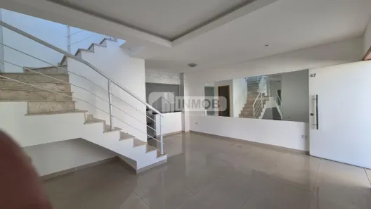 Casa de Condomínio com 3 Quartos para venda ou aluguel, 119m² no Vila Areao, Taubaté
