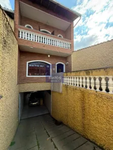 Casa com 3 Quartos à venda, 250m² no Vila Santa Terezinha, Carapicuíba
