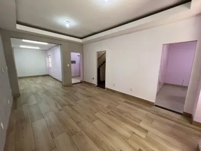 Imóvel Comercial com 10 Quartos para alugar, 220m² no Santa Efigênia, Belo Horizonte