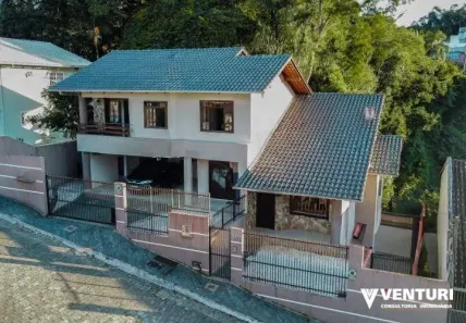 Casa com 3 Quartos à venda, 250m² no Água Verde, Blumenau