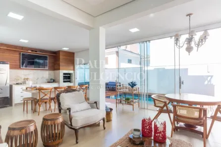Casa de Condomínio com 4 Quartos à venda, 240m² no Esperança, Londrina