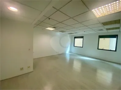 Sala Comercial à venda, 31m² no Vila Olímpia, São Paulo