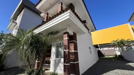 Sobrado com 2 Quartos à venda, 110m² no Costa e Silva, Joinville