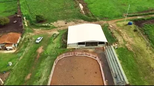 Fazenda/Sítio com 2 Quartos à venda, 300m² no Área Rural de Cerqueira César, Cerqueira César