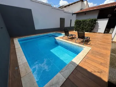Casa com 3 Quartos à venda, 210m² no Cidade Jardim, Uberlândia