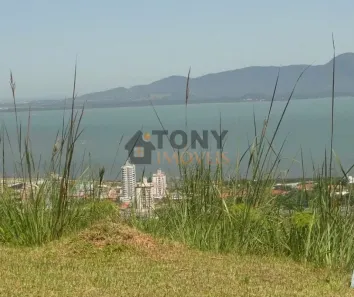 Lote/Terreno à venda, 600m² no Roçado, São José