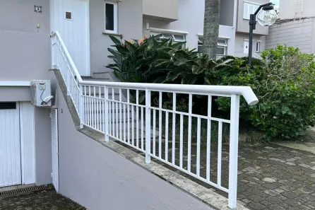 Casa de Condomínio com 3 Quartos à venda, 205m² no Pedra Redonda, Porto Alegre
