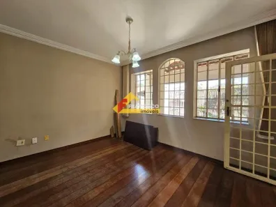 Casa com 4 Quartos para alugar, 150m² no Industrial, Divinópolis